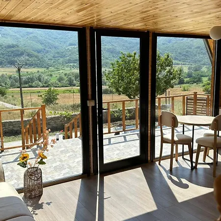 Nora's * Fshat i Ri (Gjirokaster)