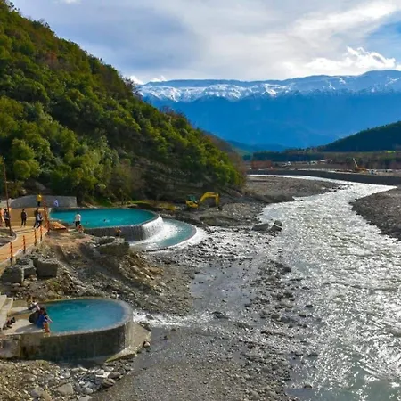 Nora's Domek alpejski Fshat i Ri (Gjirokaster)
