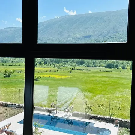 Nora's * Fshat i Ri (Gjirokaster)