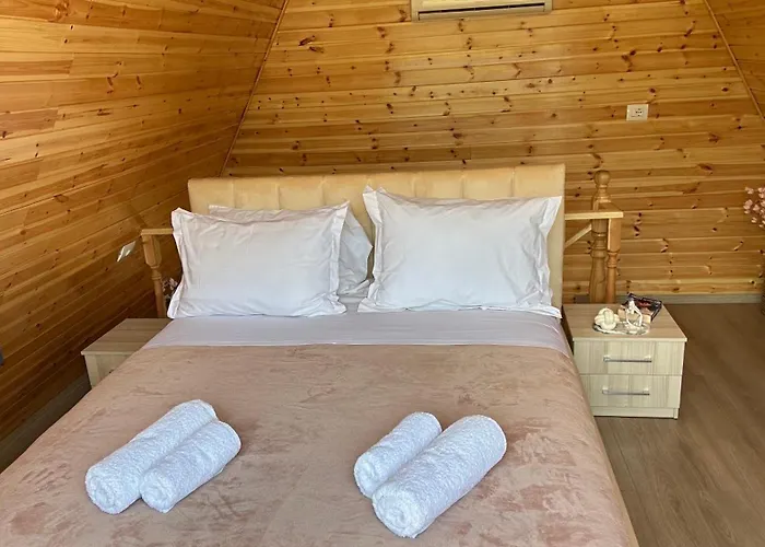 Nora's Fshat i Ri (Gjirokaster)